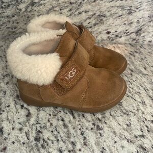 Uggs little Girls boots